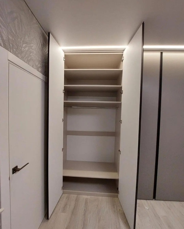 Шкафы-Встроенный шкаф на заказ «Модель 18»-фото2