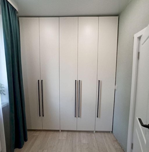 Встроенные шкафы-Встроенный шкаф с распашными дверями «Модель 24»-фото4